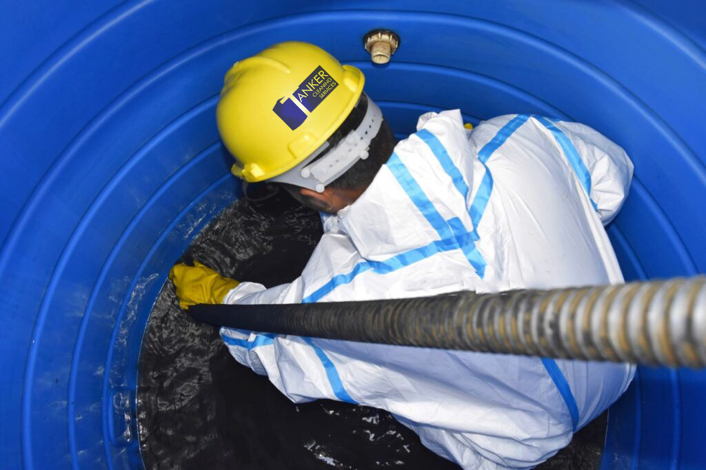 roof-top-plastic-water-tank-cleaning-1024x682